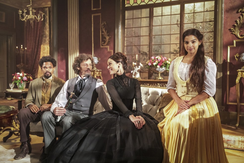 23 - Pilar ( Gabriela Medvedovski ) chega ao Rio de Janeiro e se depara com Jorge-Samuel ( Michel Gomes )