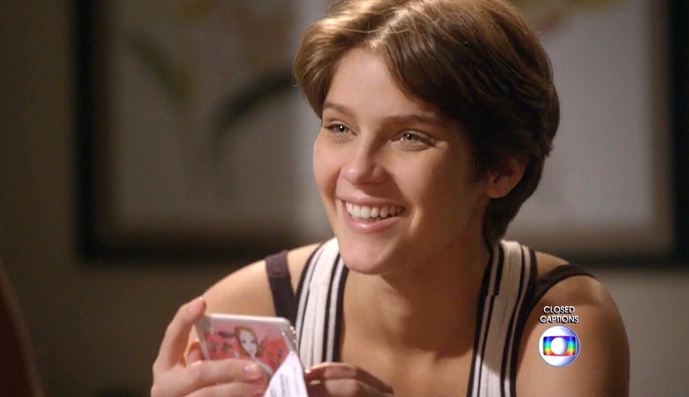 22 - Karina (Isabella Santoni) encontra bilhete e descobre que foi injusta com Pedro (Rafael Vitti)