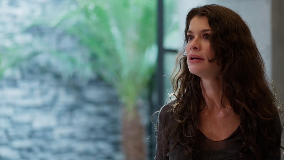 31 - Nos próximos capítulos, Bárbara (Alinne Moraes) é atropelada e quase morre